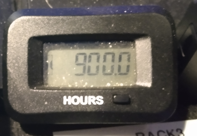 hour meter showing 900 hours